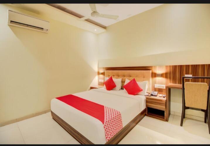 Hotel Emerald Near T2 International Airport Mumbai Luaran gambar